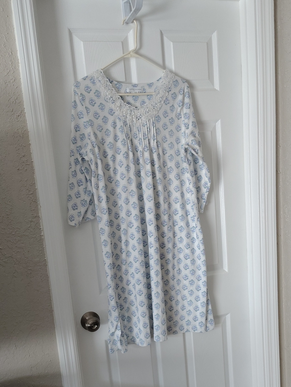 Carole Hochman Blue Medallion Waltz Cotton Jersey Nightgown Large - Picture 8 of 8